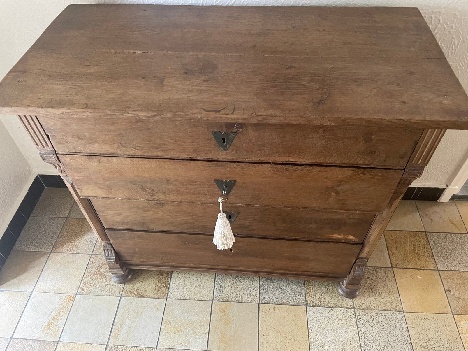 Commode, Ophalen