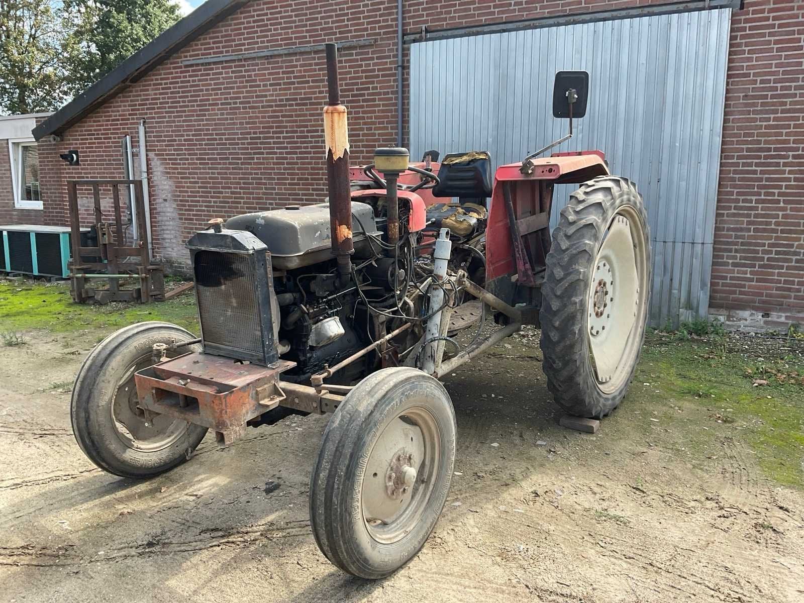 Massey Ferguson 158 Tweewielaangedreven landbouwtractor, Gebruikt, Massey Ferguson