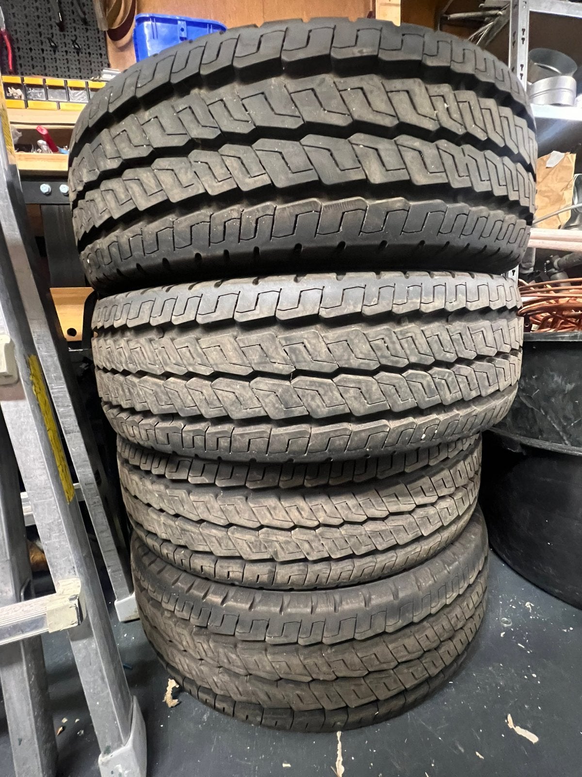 Camper banden continental 225/75 R 16 CP zomer, Ophalen, Zo goed als nieuw