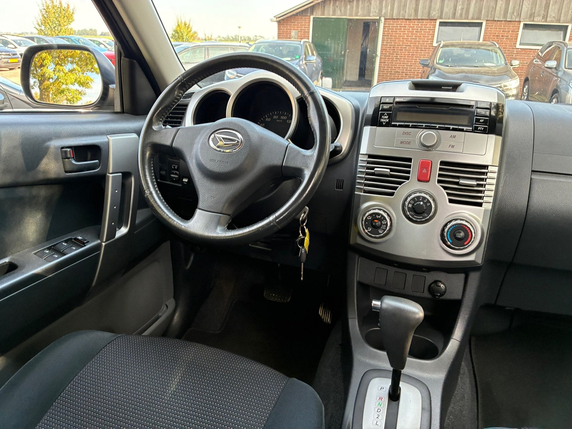 Daihatsu Terios 1.5-16v Expedition 2WD | 06-10-2027 APK + Ai, Auto's, 1350 kg, Gebruikt, Zwart, 400 kg