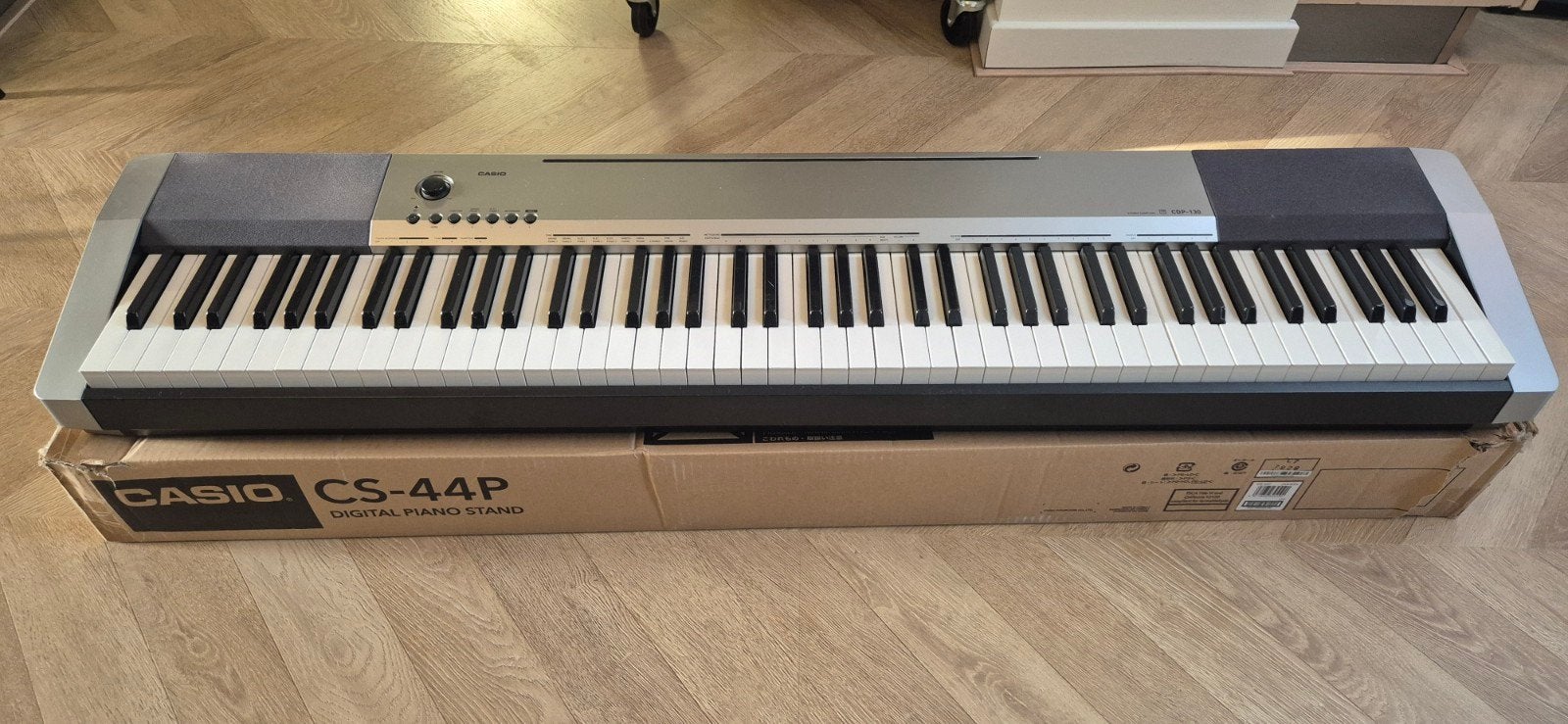 Foto 2 van Casio CDP-130SR Digitale Piano met CS-44P Pianostandaard