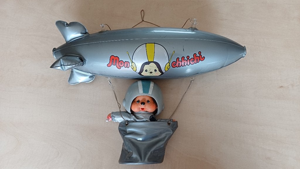 Monchhichi Astronaut en Zeppelin. Jaren 70 - 80. Zeldzaam, Verzamelen, Ophalen of Verzenden, Gebruikt