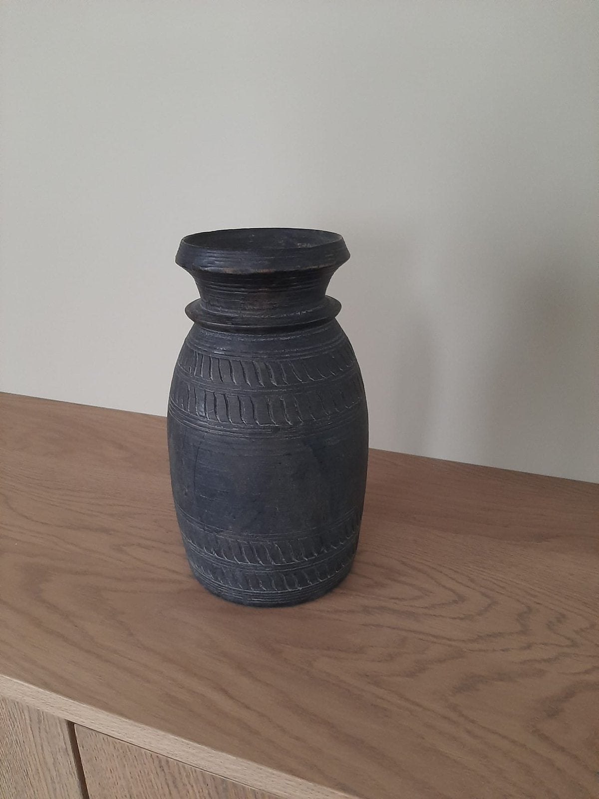 Donkergrijze Nepalese kruik, Ophalen, Zo goed als nieuw