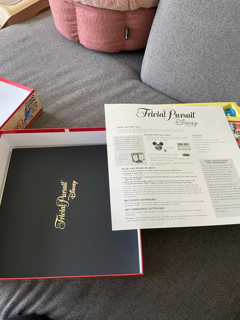 Disney Trivial Pursuit - Zo goed als nieuw, Ophalen of Verzenden, Zo goed als nieuw