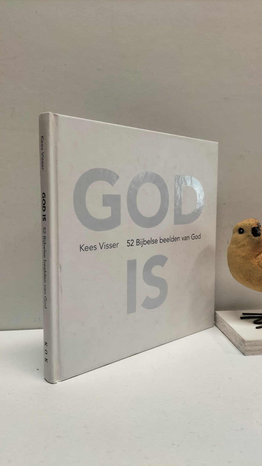 Visser, Kees; God is (52 bijbelse beelden van God), Ophalen of Verzenden, Gelezen, Christendom | Protestants