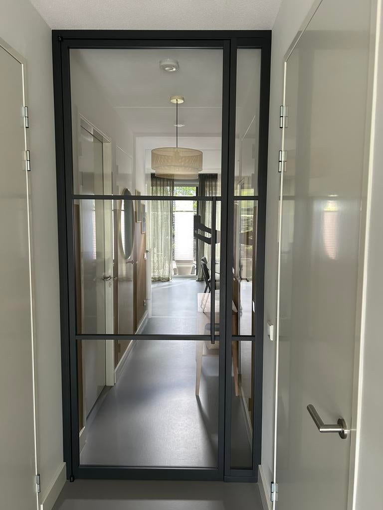 Zwarte scharnierdeur met wand van Gewoon Gers, Ophalen, Binnendeur, Zo goed als nieuw, Glas