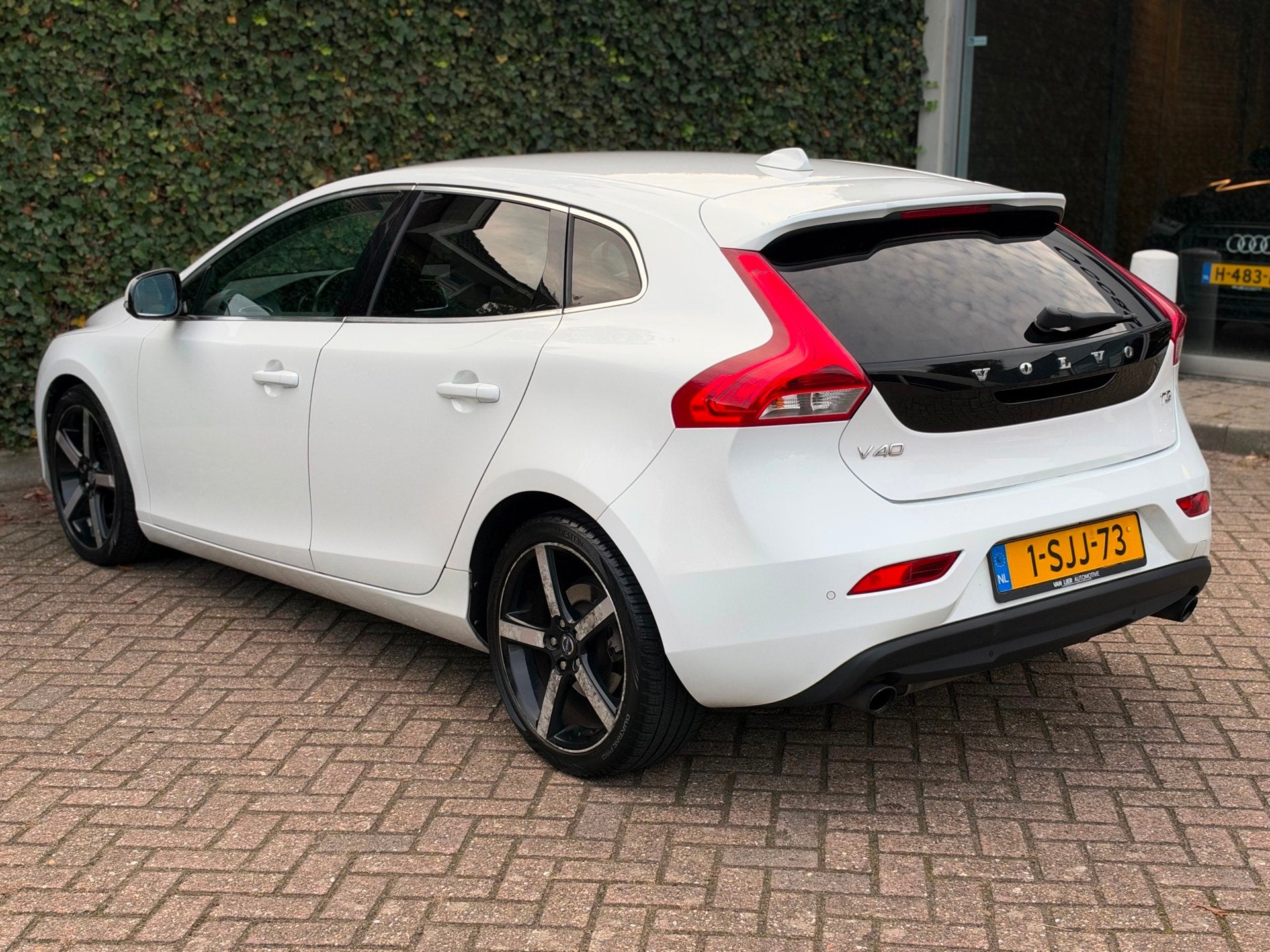Volvo V40 1.6 T3 Summum | Leder | Cruise | Navi | Pdc, Voorwielaandrijving, Gebruikt, 4 cilinders, 150 pk