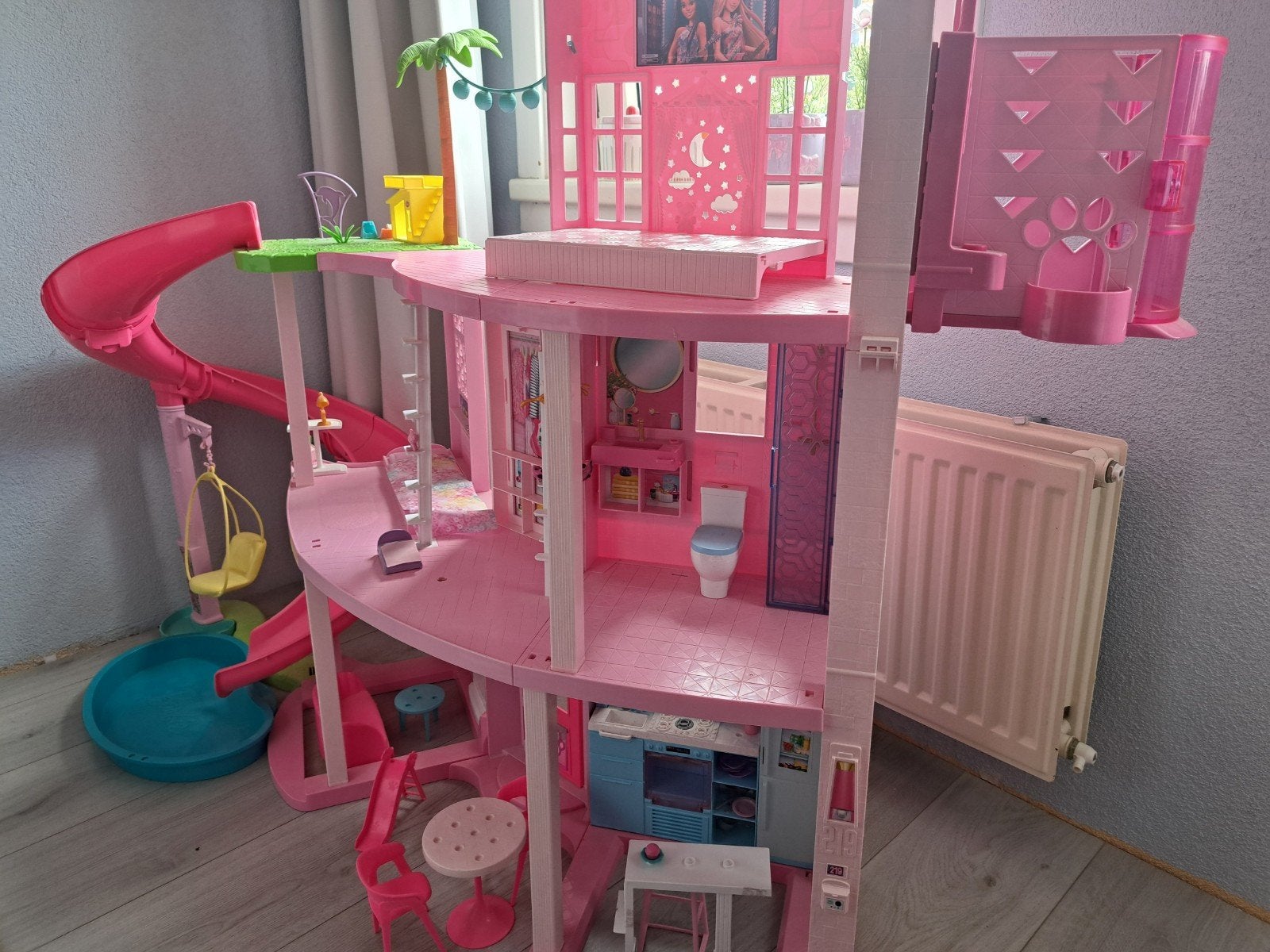 Barbie Droomhuis Poppenhuis met Glijbaan en Accessoires, Ophalen, Nieuw, Barbie