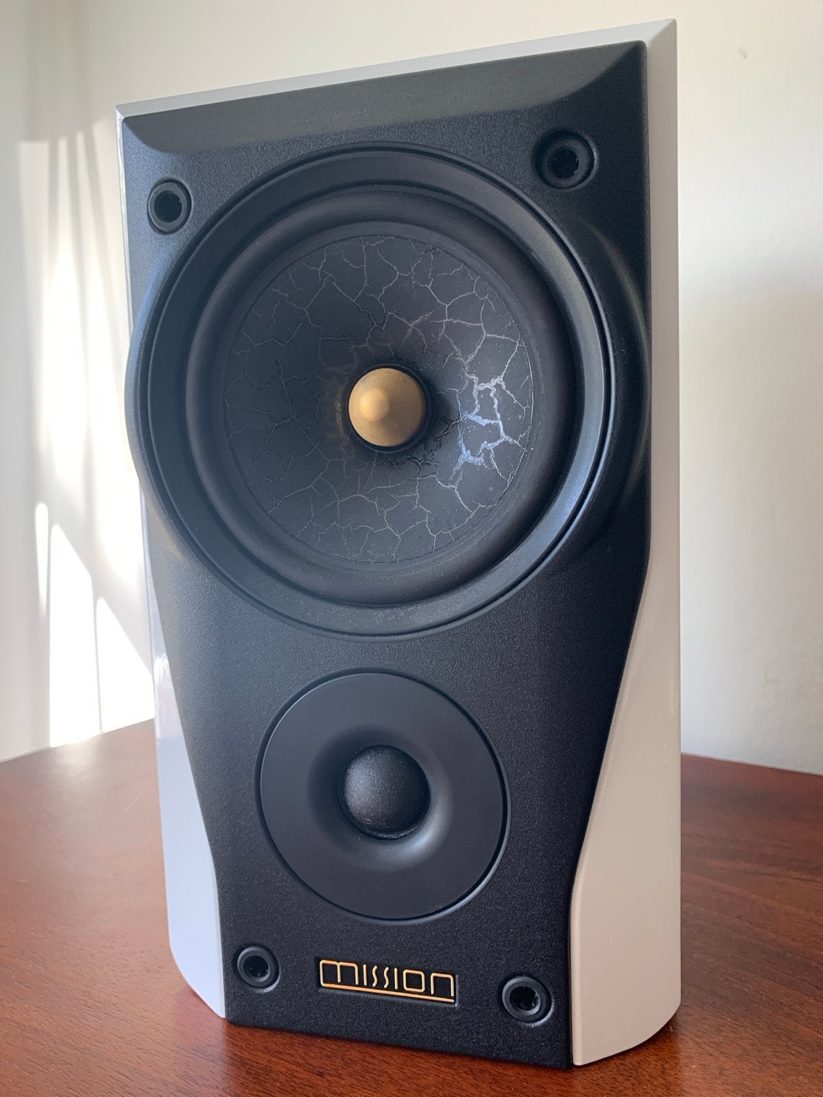 Mission 750LE Limited Edition- Wit - 50F008006 Nieuwstaat, Ophalen of Verzenden, Zo goed als nieuw, Basreflex, Boekenplank luidspreker