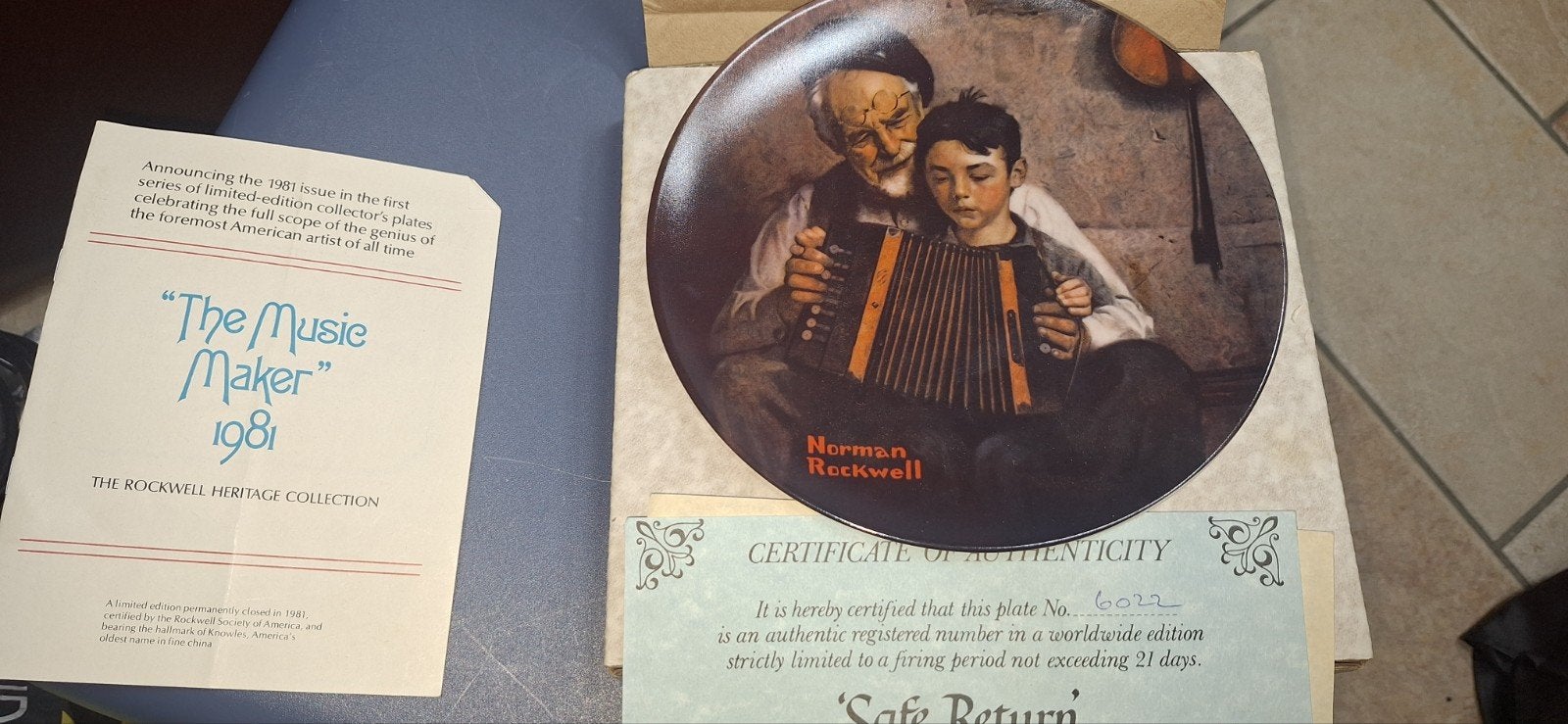 Norman Rockwell 'The Music Maker' Sierbord - Nieuwstaat, Ophalen of Verzenden, Nieuw, Porselein, Bord of Schaal