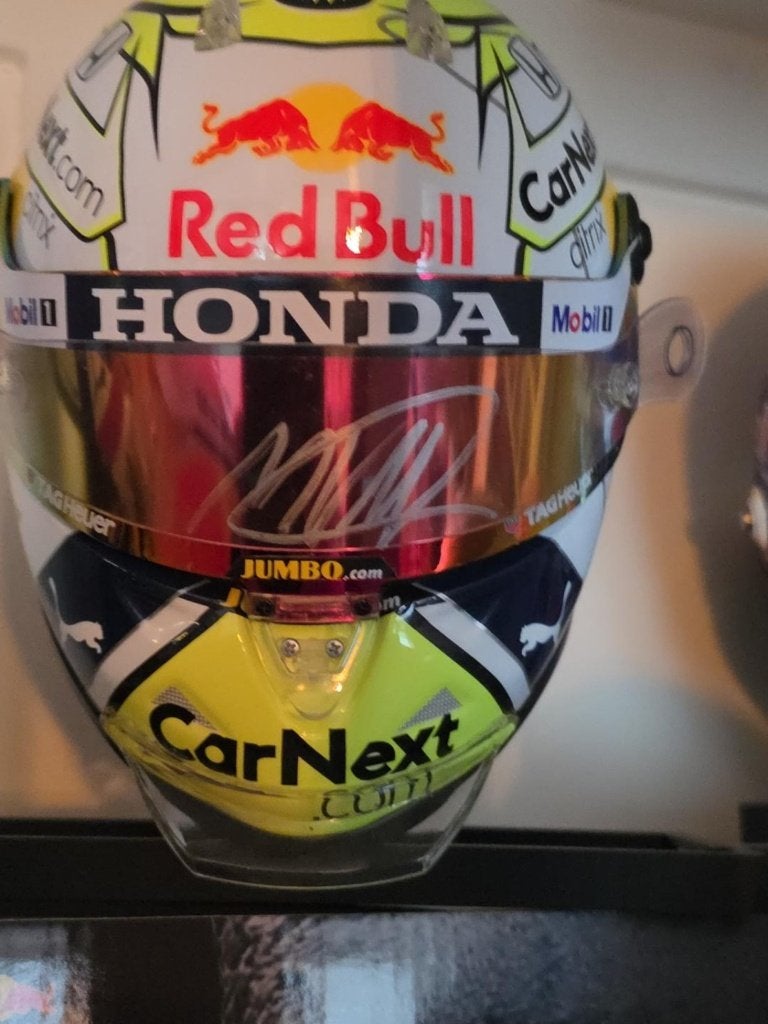 Grote Max Verstappen 1:2 helmencollectie, Ophalen, Zo goed als nieuw, Formule 1