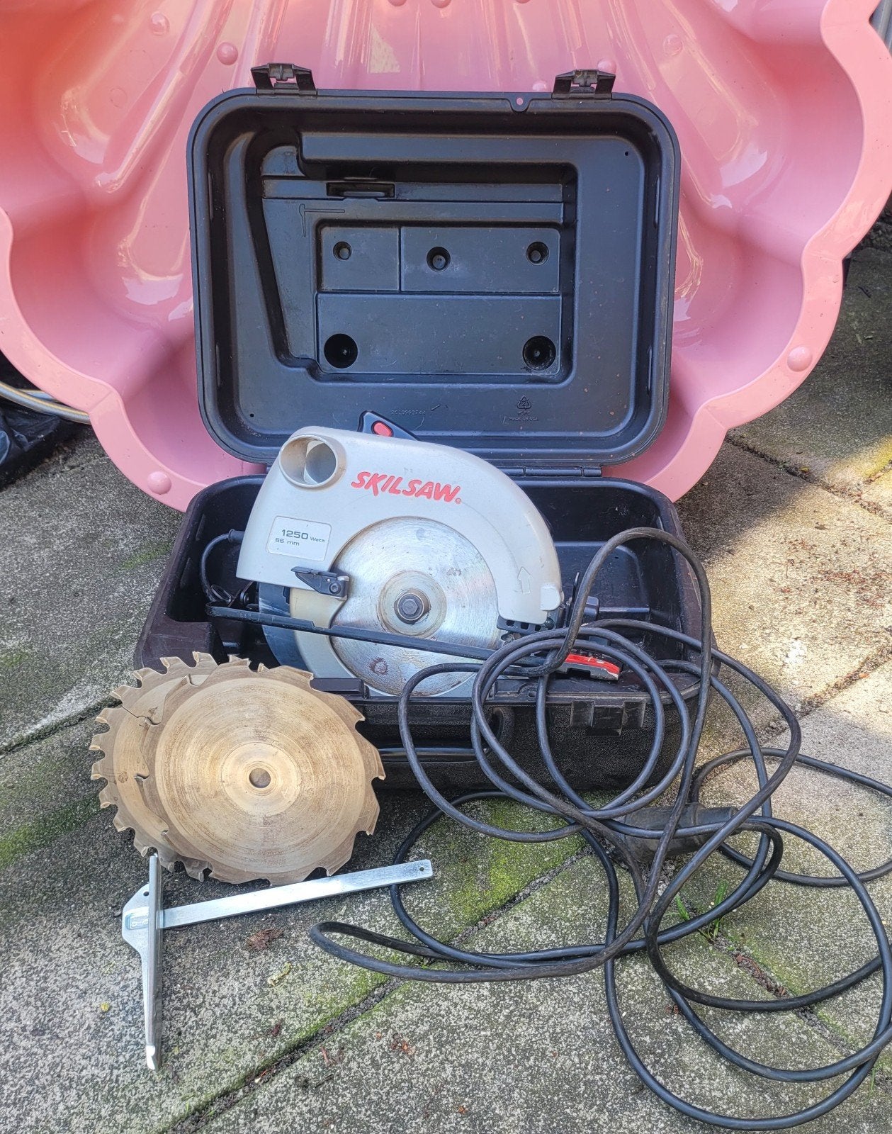 Skil zaagmachine 5266 1250 watt, Ophalen, Cirkelzaag, Zo goed als nieuw, 30 tot 70 mm