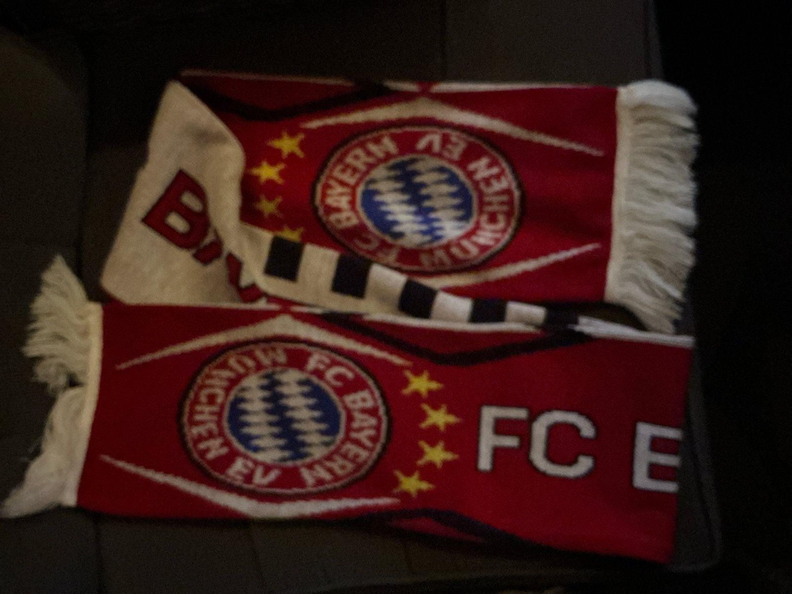 FC Bayern München Sjaal - Zo goed als nieuw, Ophalen of Verzenden, Zo goed als nieuw, Clubaccessoires