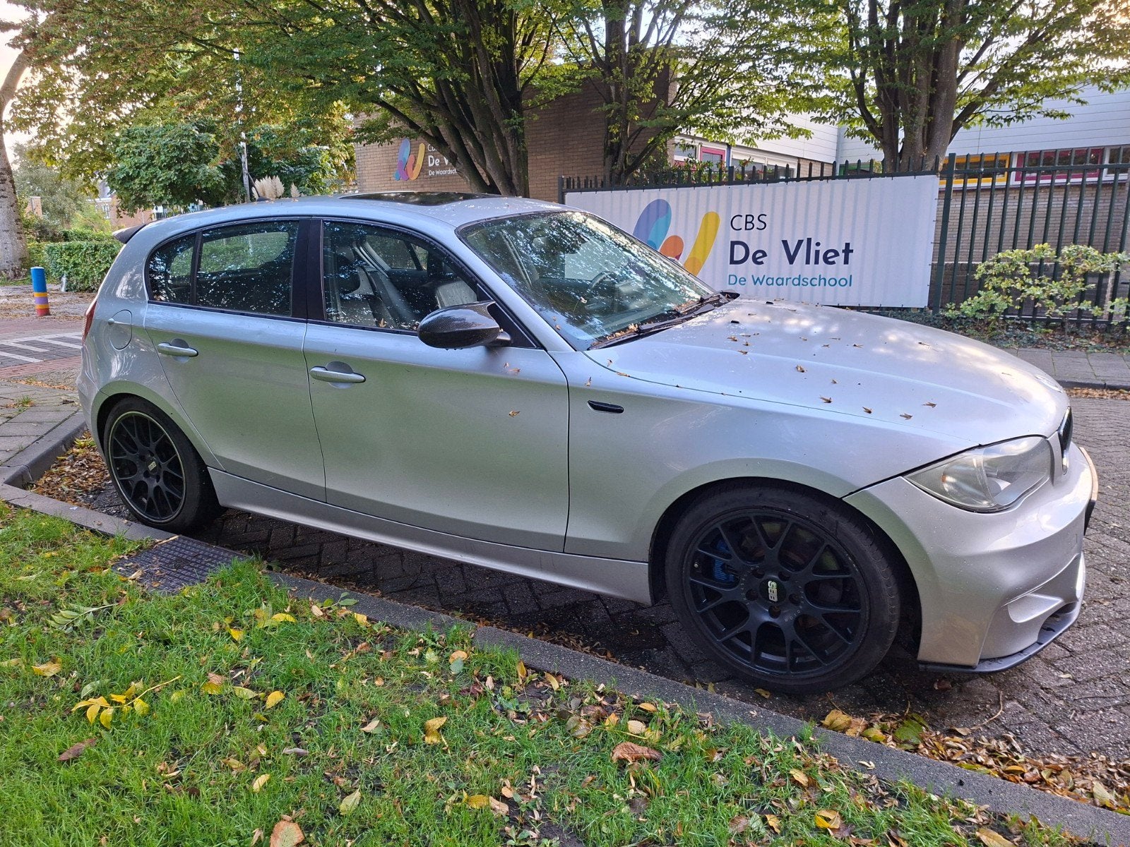 BMW 1-Serie 2.0 120I AUT 2005 Grijs, Auto's, Achterwielaandrijving, 1995 cc, 4 cilinders, 665 kg