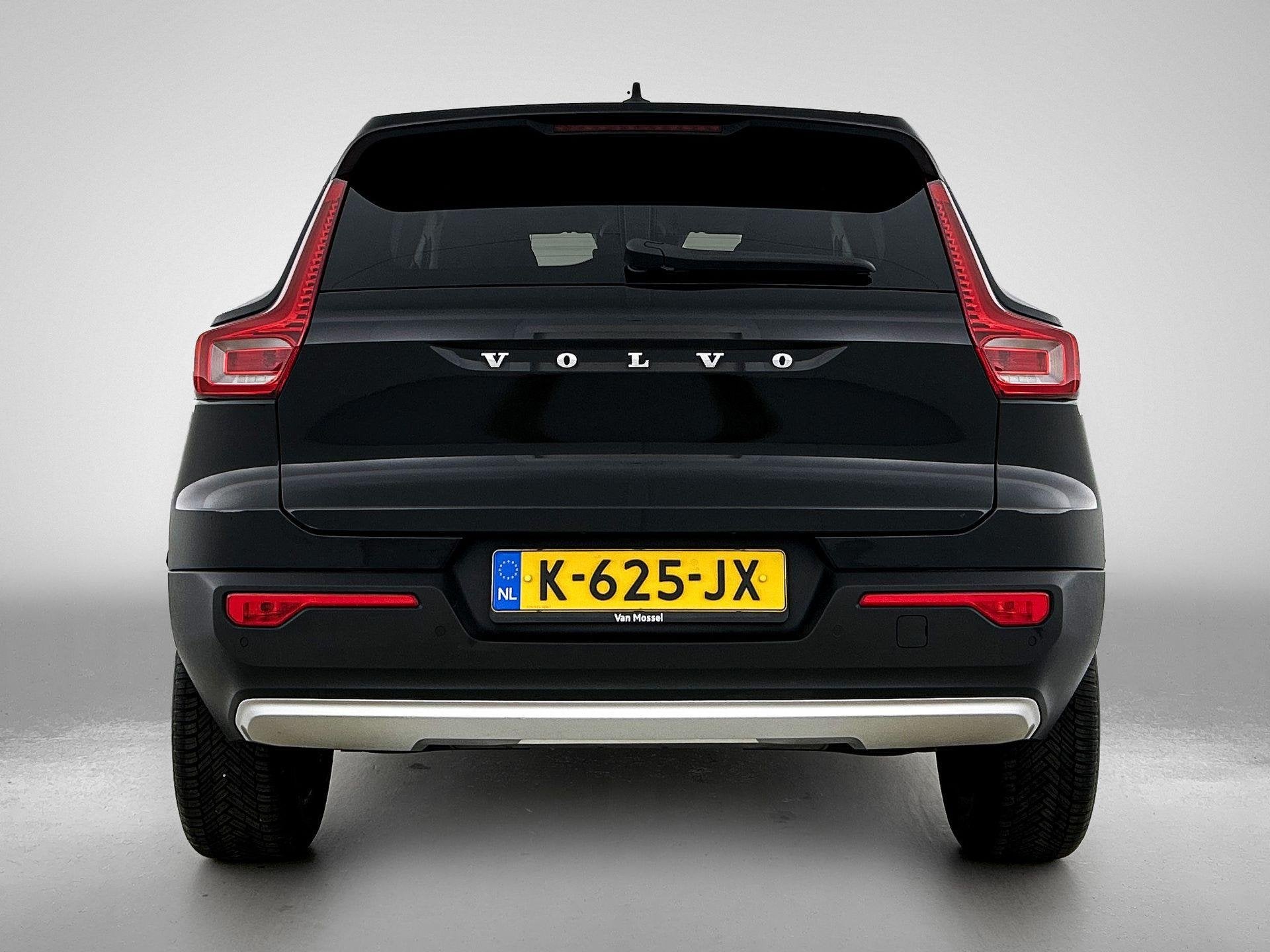 Volvo XC40 1.5 T2 Momentum Core | Automaat | Apple Carplay /, Auto's, 12 maanden, Gebruikt, Euro 6, Leder en Stof