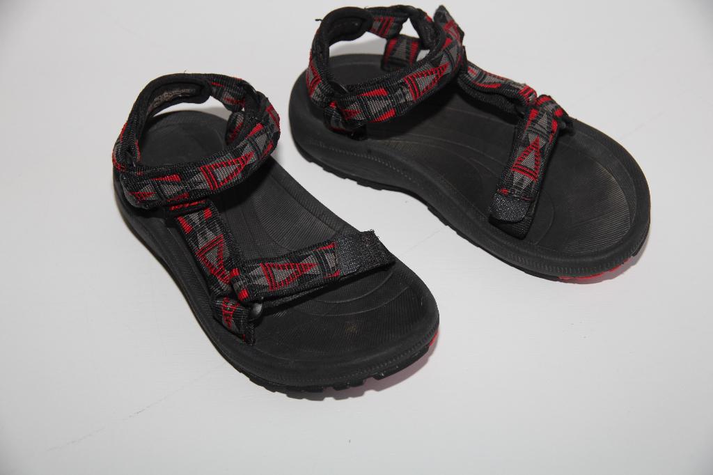 Teva sandalen maat 29/30, Kinderen en Baby's, Kinderkleding | Schoenen en Sokken, Gebruikt, Jongen of Meisje, Overige typen, Teva