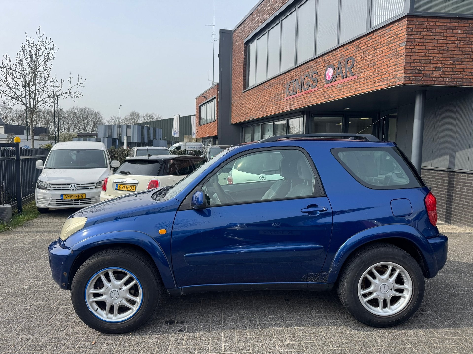 Toyota RAV4 2.0-16V VVT-i Sol AIRCO TREKHAAK LMV ORIG NL NAP, Gebruikt, Blauw, Bedrijf, Handgeschakeld
