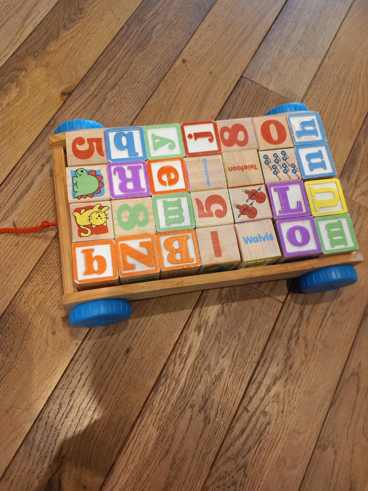 Houten blokken trekkar met speelblokken, Ophalen of Verzenden, Gebruikt, Overige typen, Met wieltjes