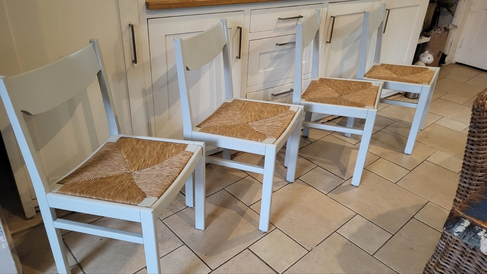 vintage papercord stoelen lichtgrijs jaren zeventig, Huis en Inrichting, Stoelen, Ophalen, Gebruikt, Hout, Vier