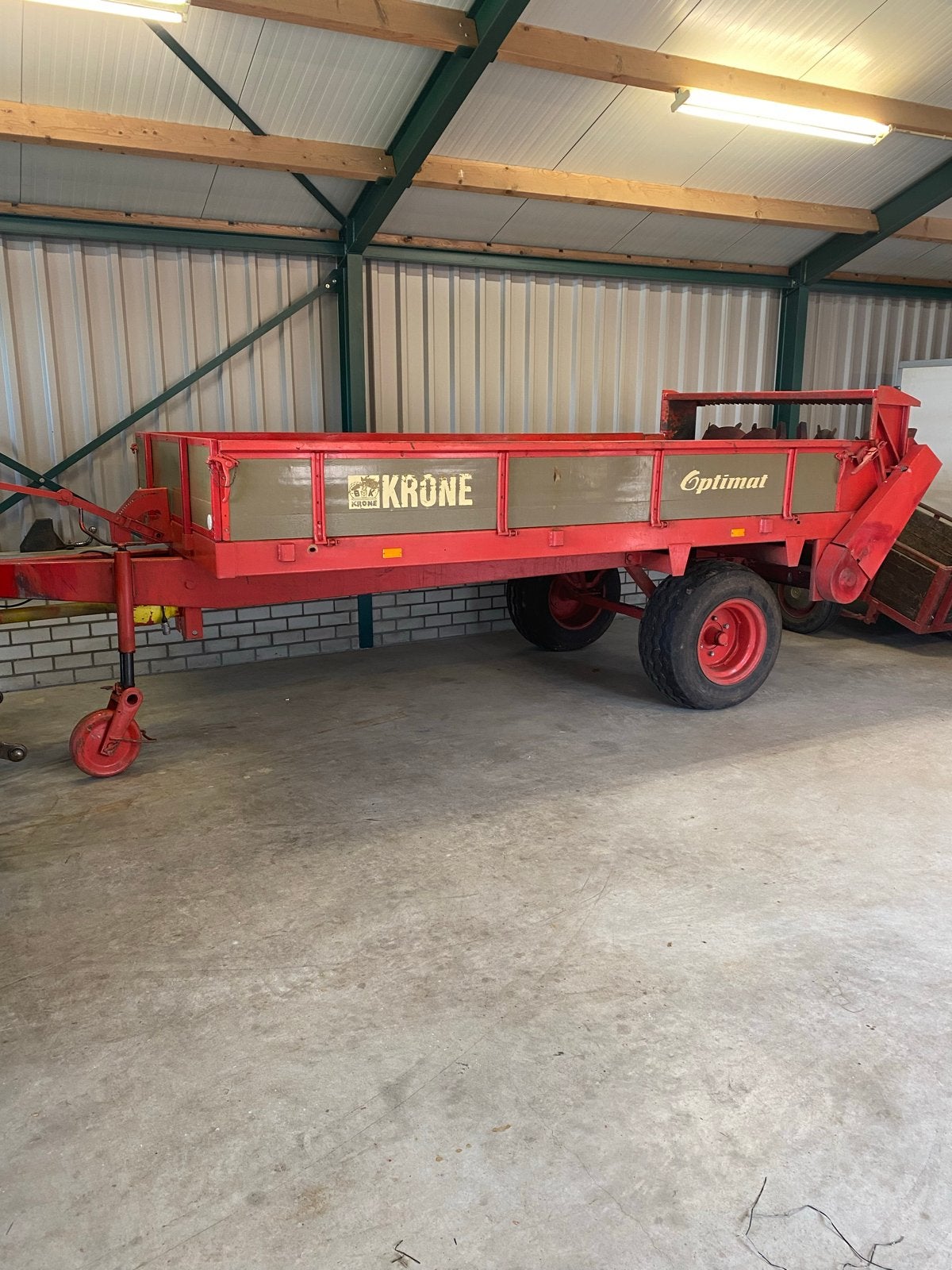 Nette Krone mestwagen - Goed Onderhouden, Ophalen, Akkerbouw, Gewasbescherming en Bemesting