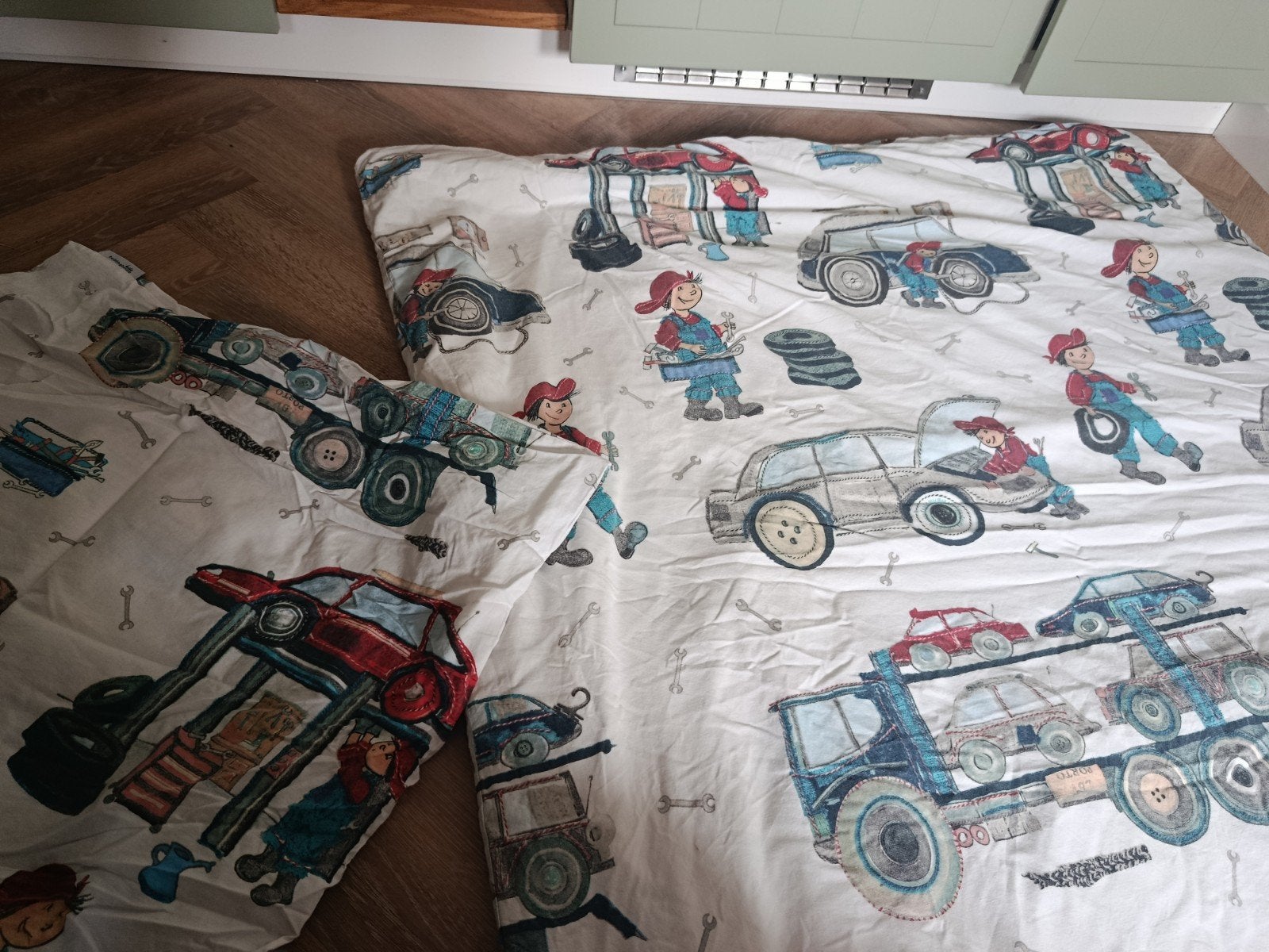 kinderdekbed met 5 hoezen, Jongetje of Meisje, Wit, Ophalen of Verzenden, Deken of Dekbed