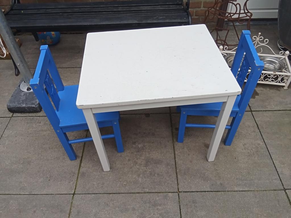Kinder speeltafel met twee stoeltjes, Kinderen en Baby's, Kinderkamer | Tafels en Stoelen, Ophalen, Gebruikt, Tafel(s) en Stoel(en)