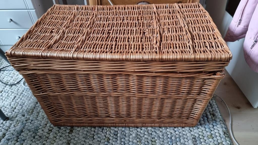 Grote rieten opbergmand met deksel, Ophalen, Overige materialen, Gebruikt, 50 tot 100 cm