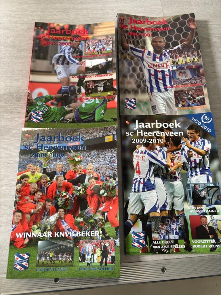 SC Heerenveen Jaarboeken 2006-2010 (4 stuks), Ophalen of Verzenden, Zo goed als nieuw