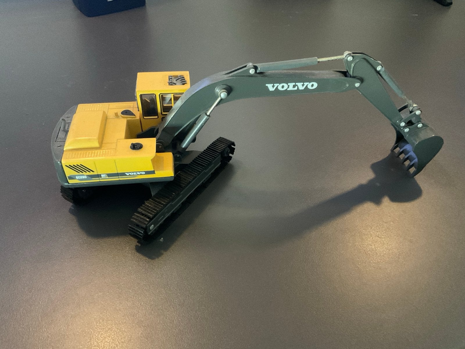 Volvo Graafmachine Model - Gedetailleerd Speelgoed/Verzamela, Overige merken, Gebruikt, 1:50 of kleiner, Overige typen