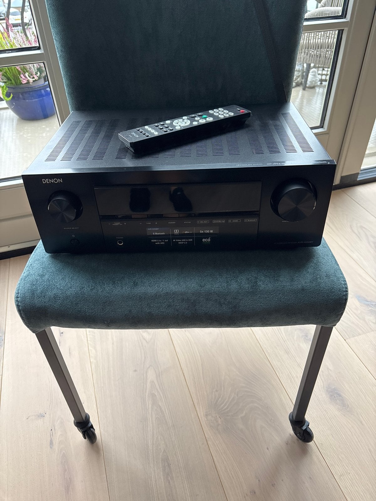 Denon AVR-250BT receiver met afstandsbediening, Denon, Ophalen of Verzenden, Zo goed als nieuw, 120 watt of meer
