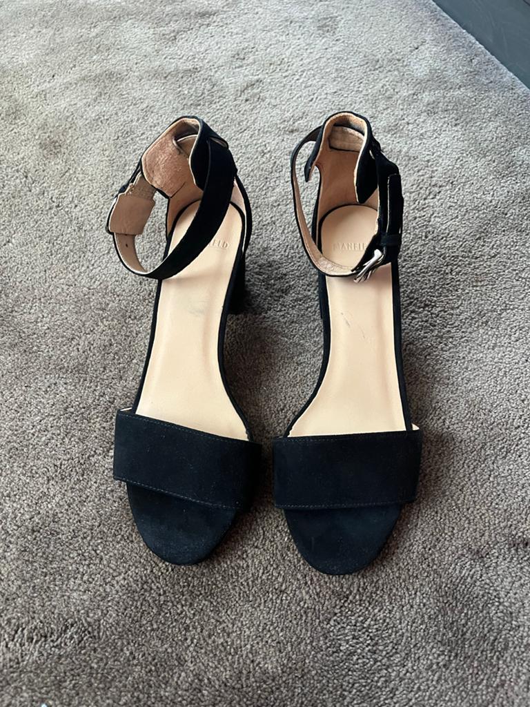 Manfield Zwarte Suède Sandalen met Blokhak Maat 39, Ophalen of Verzenden, Nieuw, Zwart, Sandalen of Muiltjes