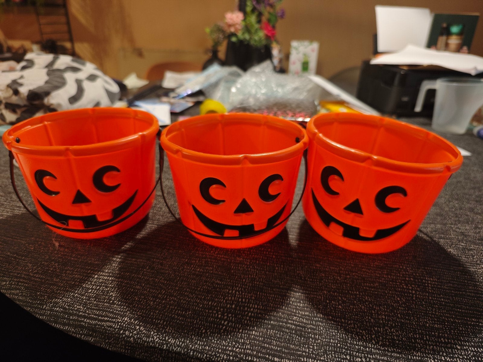 Halloween snoep emmertjes, Ophalen, Rond