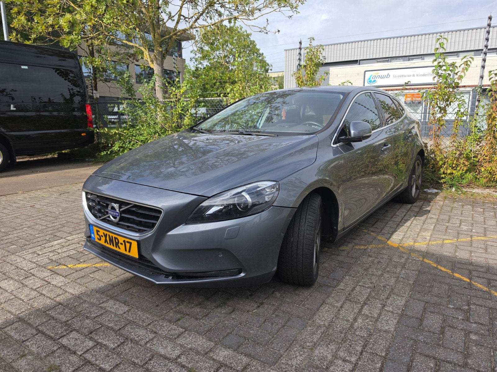 Volvo V40 2.0 D4 Geartronic 2014 Grijs, Auto's, Origineel Nederlands, Diesel, 154 €/maand, 1386 kg