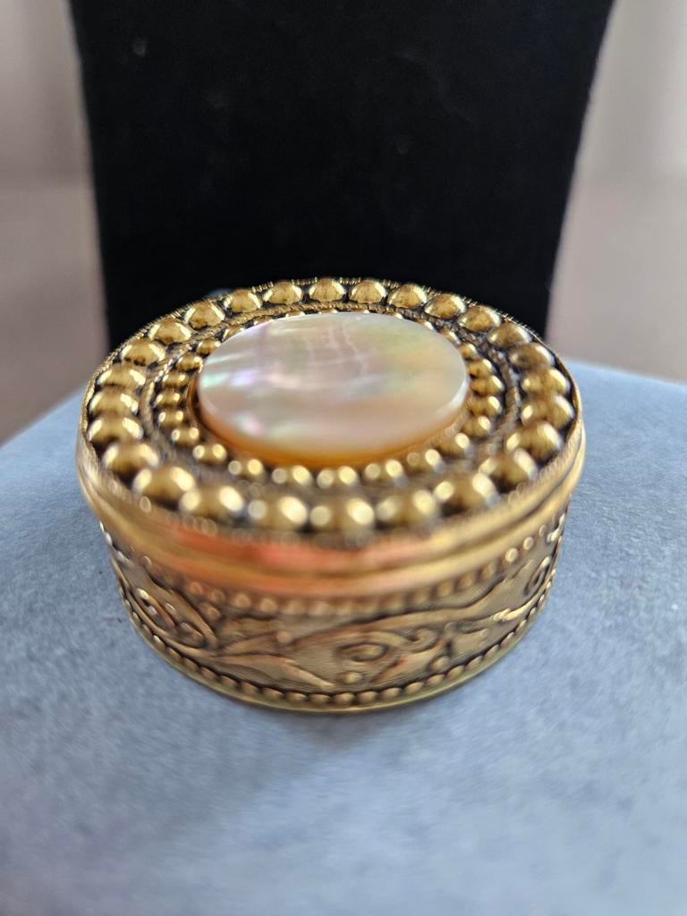 Vintage Parelmoer Pillendoosje - 4 cm diameter, Ophalen of Verzenden