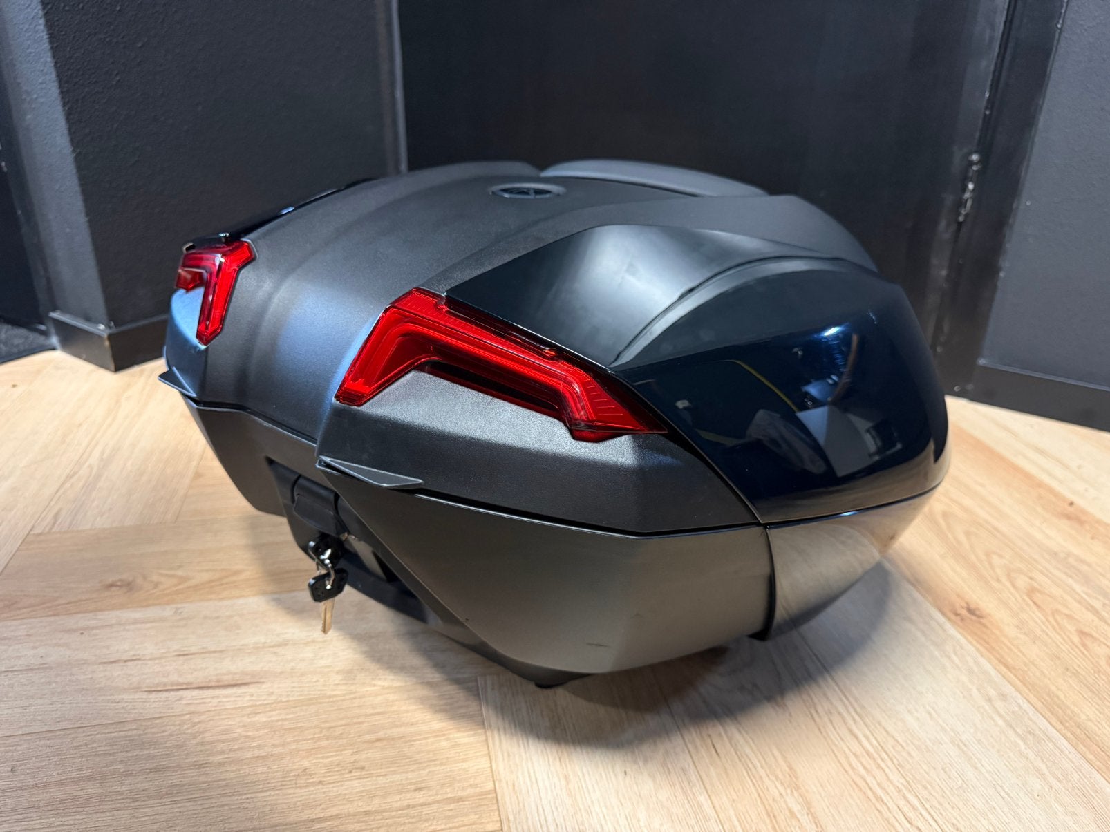 Yamaha 45L Topkoffer Midnight Black incl Rugkussen 2 sleutel, Verzenden, Zo goed als nieuw