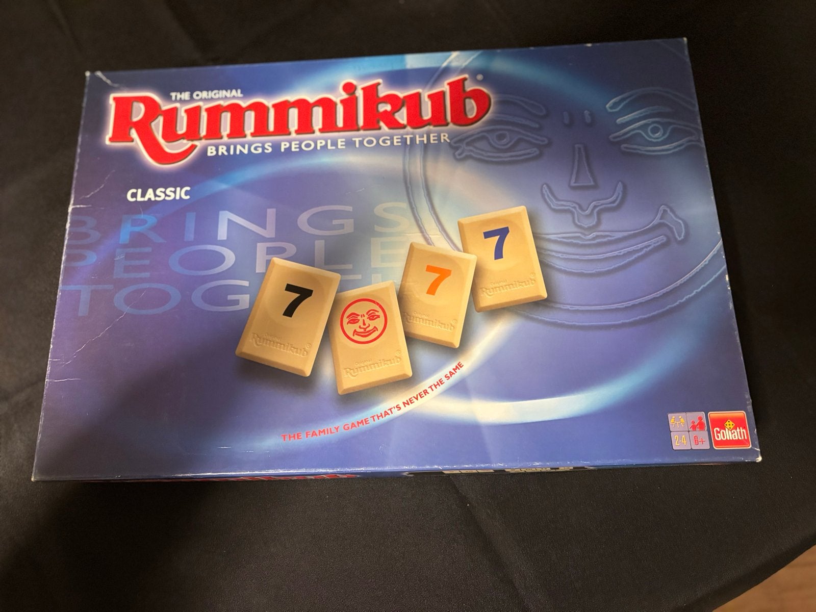 Rummikub Classic bordspel - Compleet en in goede staat, Drie of vier spelers, Ophalen of Verzenden, Gebruikt