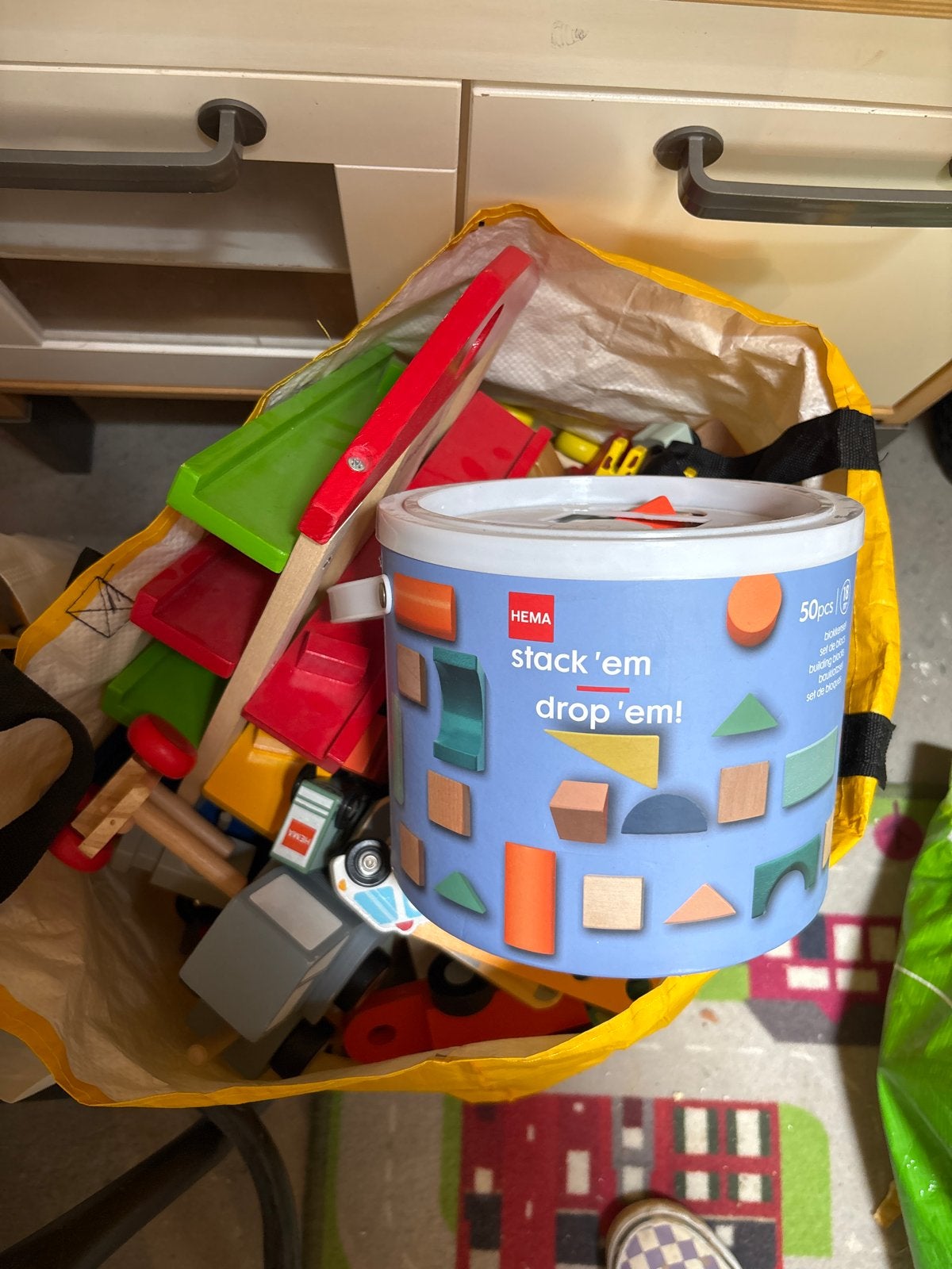 Zak vol houten speelgoed: stapelblokken, trein, Jip en Janne, Kinderen en Baby's, Speelgoed | Houten speelgoed, Ophalen, Gebruikt