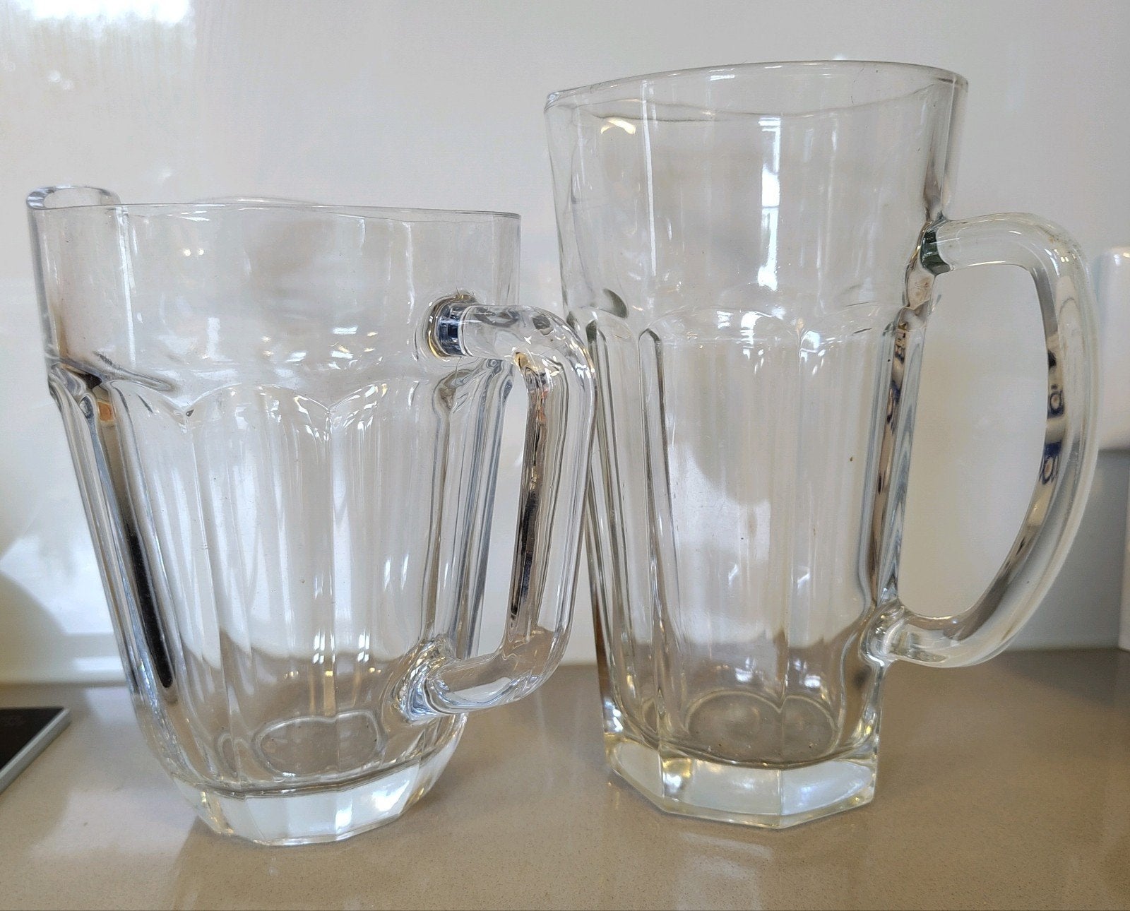 Glazen schenkkan waterkan per stuk, Ophalen of Verzenden, Glas, Overige stijlen, Glas of Glazen