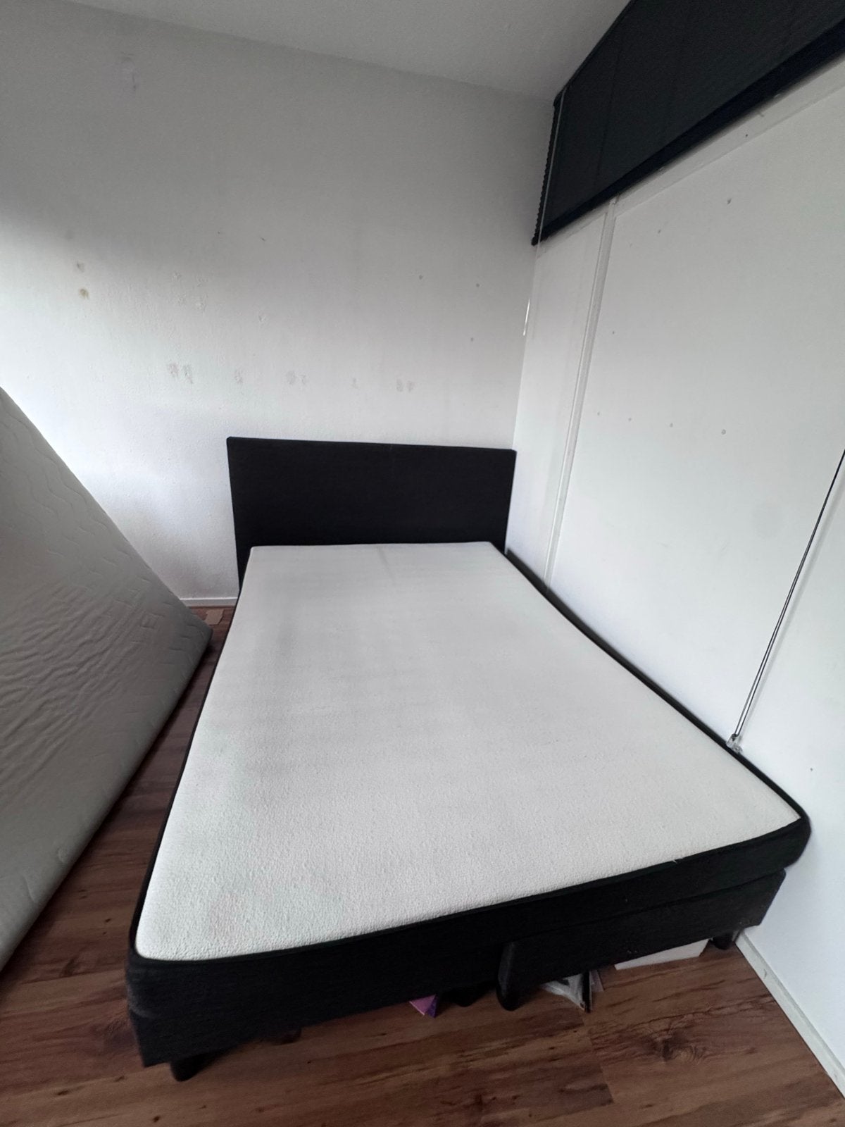 Tweepersoons boxspring 140 x 200