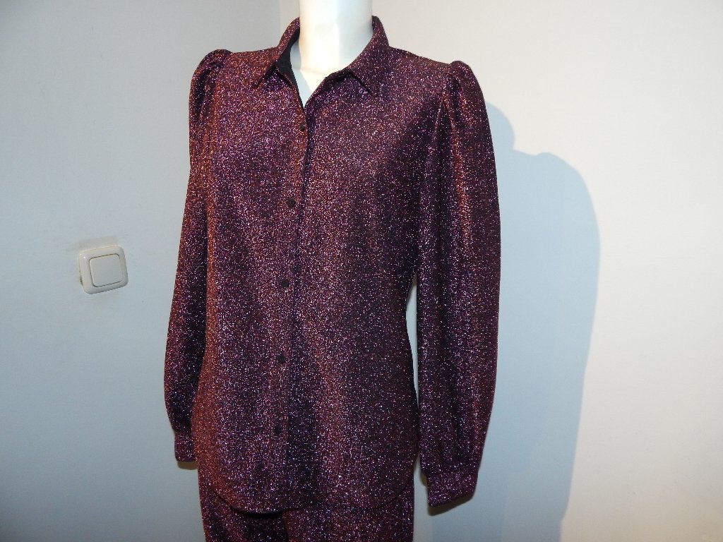 Custommade 2 delig pak roze glinster stof blouse broek Nieuw, Maat 38/40 (M), Kostuum of Pak, Verzenden, Nieuw