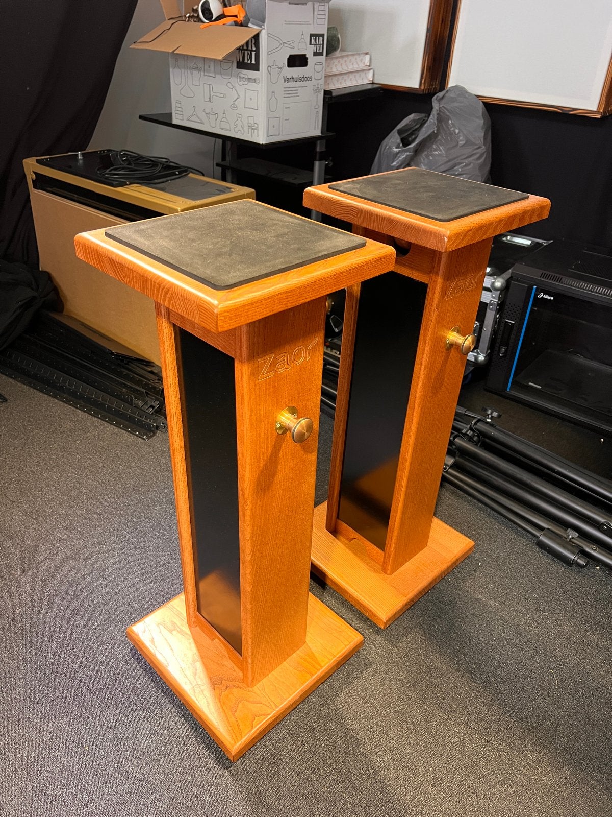 Zaor Studio Furniture luidsprekerstandaards (set van 2), Audio, Tv en Foto, Studiomonitor, Inclusief standaarden, Zo goed als nieuw