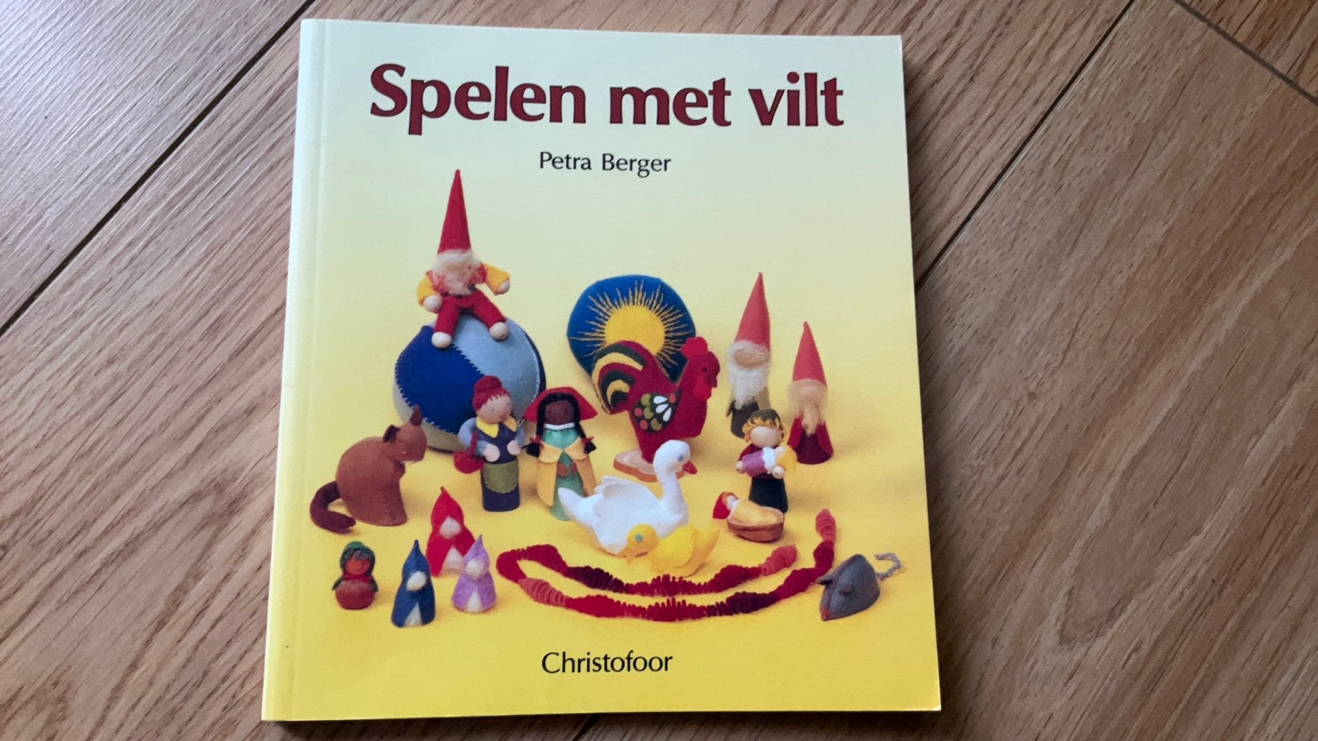 P. Berger - Spelen met vilt, Boeken, Hobby en Vrije tijd, Gelezen, Overige onderwerpen, Ophalen of Verzenden
