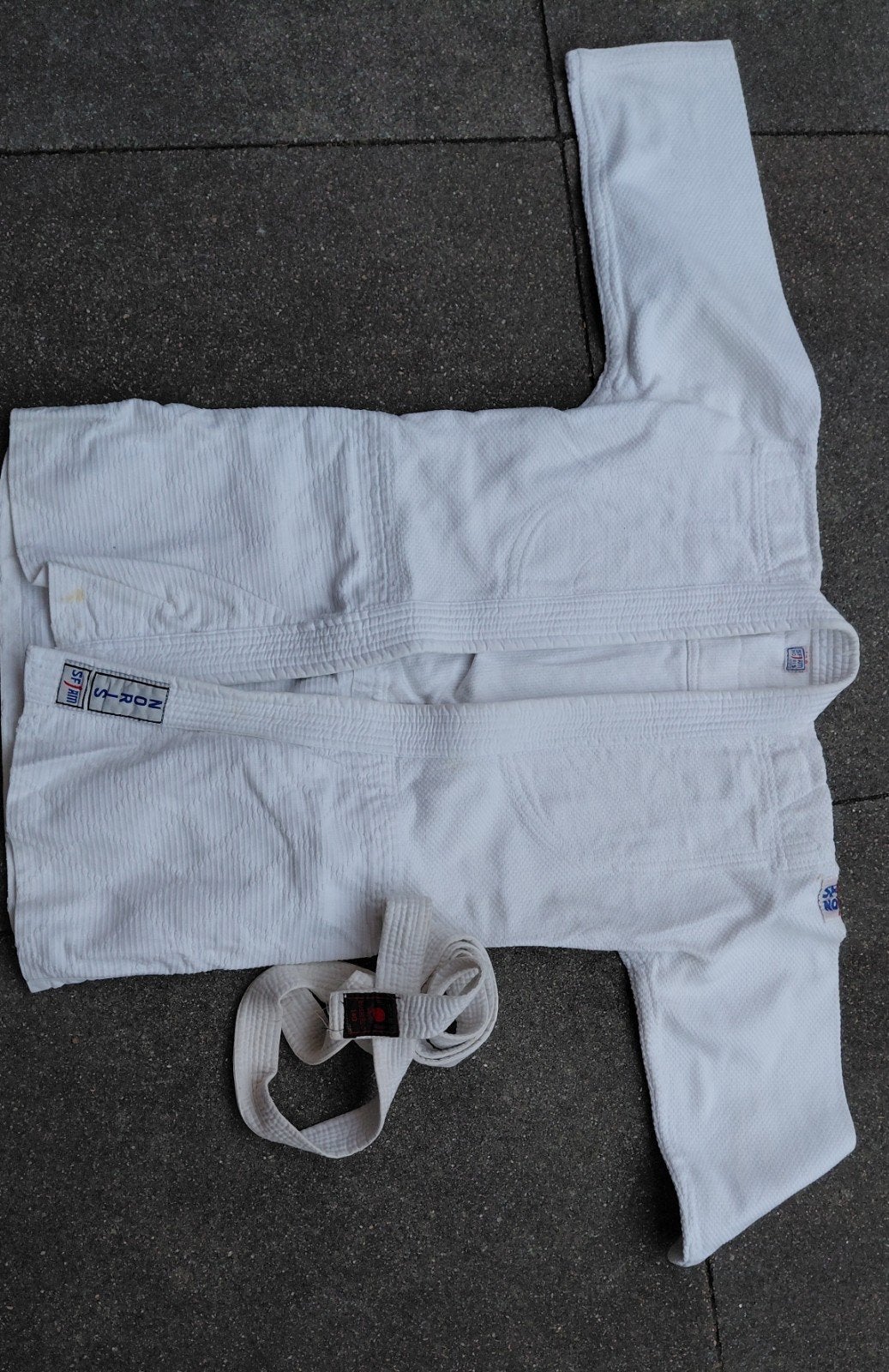 Judo jas jack met band maat 140 wit, Maat XS of kleiner, Ophalen of Verzenden, Judo