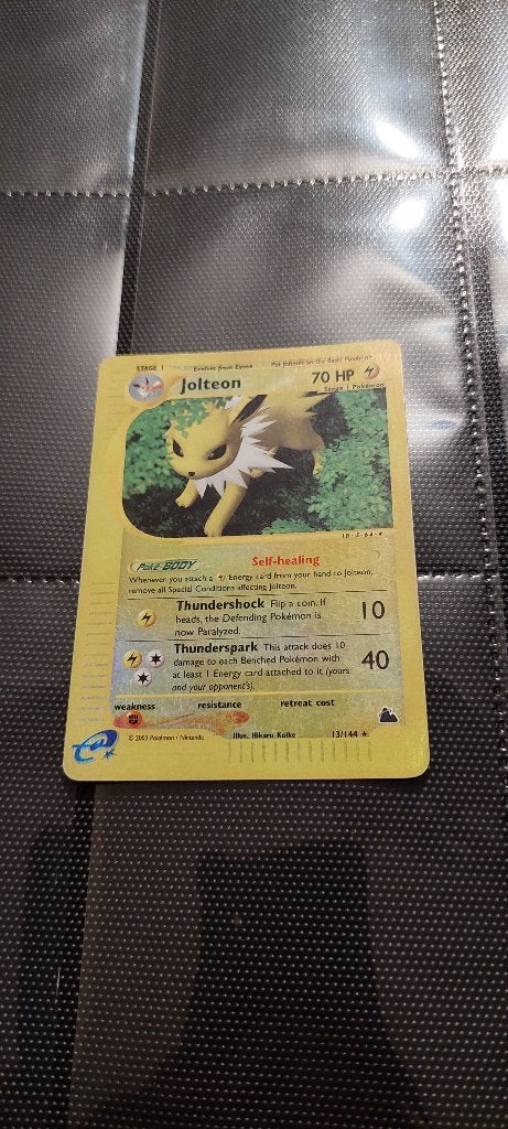 Jolteon 13/144 Reverse holo, Ophalen of Verzenden, Zo goed als nieuw, Losse kaart, Foil