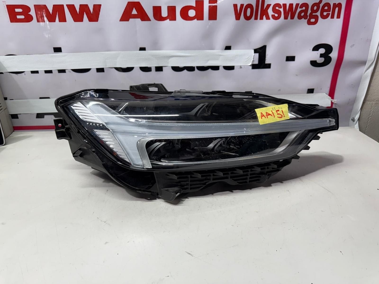Volvo XC60 Koplamp, Gebruikt, -, -, Ophalen of Verzenden