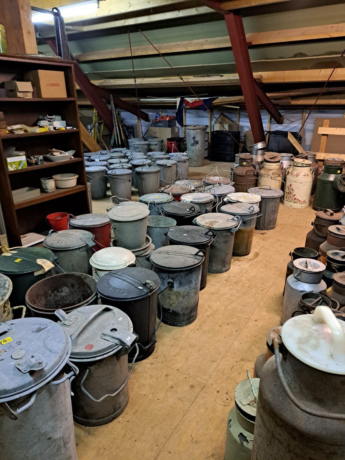Oude zinken vuilnisbak, Huis en Inrichting, Woonaccessoires | Prullenbakken, 40 liter of meer, Ophalen of Verzenden, Gebruikt