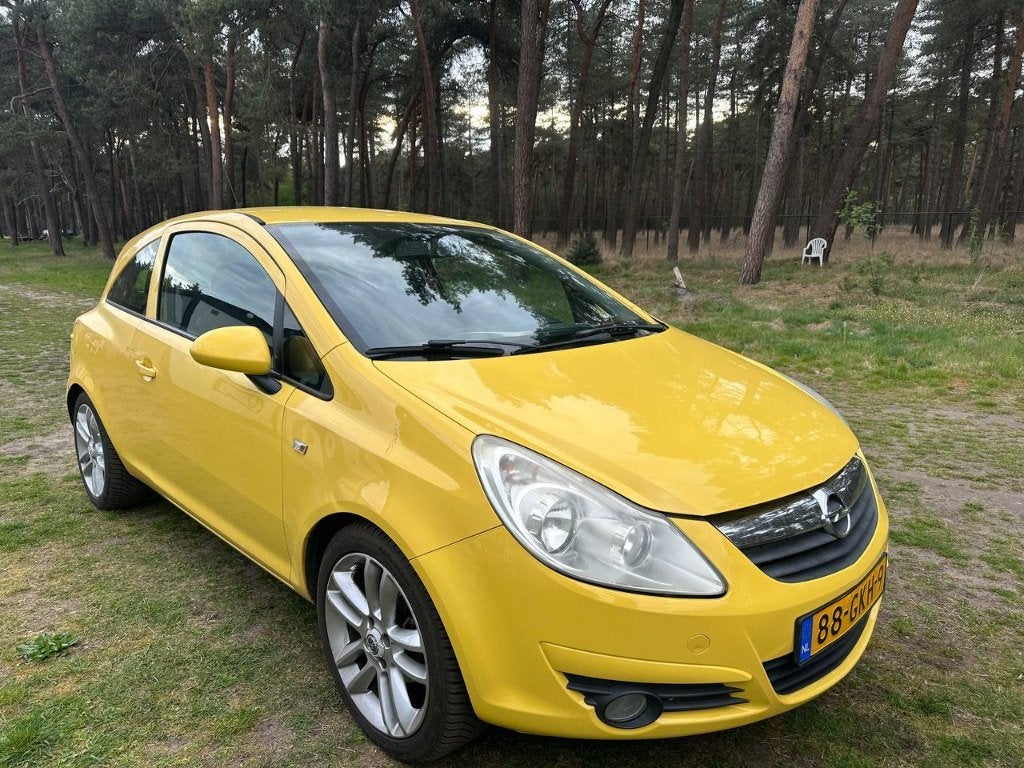 Opel Corsa 1.2 16V 3D Easytronic 2008 Geel, Auto's, Opel, Bedrijf, Corsa, ABS, Achteruitrijcamera, Airbags, Airconditioning, Apple Carplay
