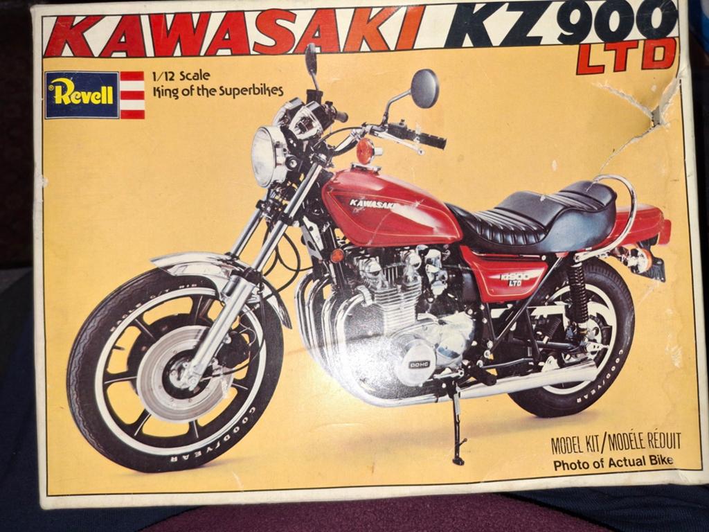 Revell Kawasaki KZ 900 LTD Modelbouw Motorfiets Kit, Gebruikt, Revell, Ophalen of Verzenden, Groter dan 1:32