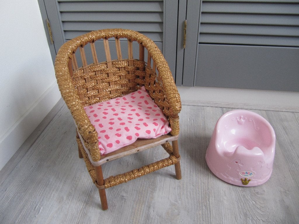 Rieten poppenstoeltje en potje, Kinderen en Baby's, Ophalen, Gebruikt, Babypop