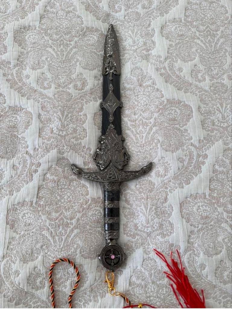 Decoratieve dolk Robin Hood-stijl met schede, Ophalen, Gebruikt